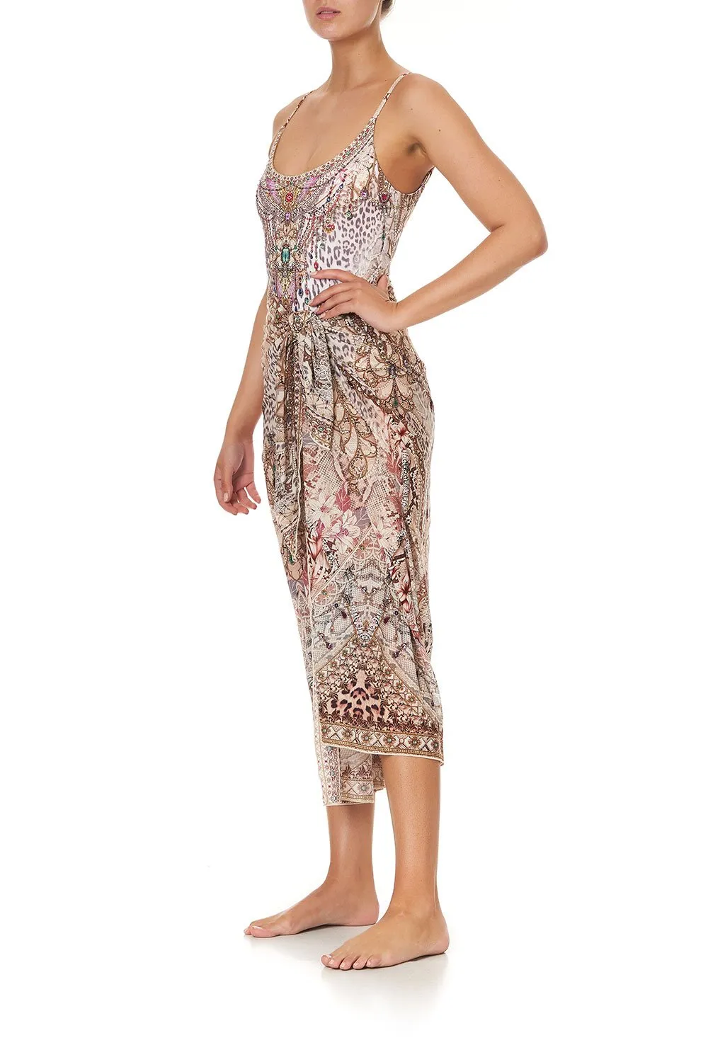 LONG SARONG ALL IS NOUVEEU