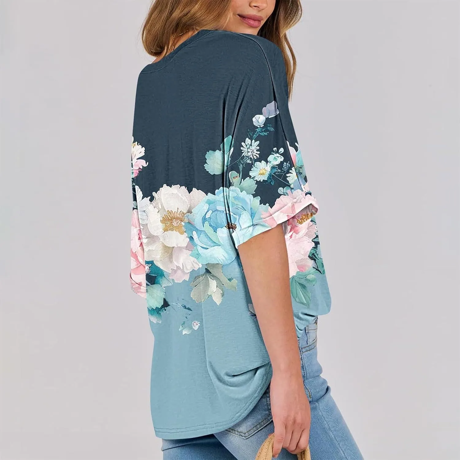 Womens Oversized T Shirts Summer Tops Boho Floral Tees Casual Loose Fit Short Sleeve Tops 2025 Beach Vacation Blouse